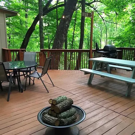 Villa Heiden Woods - 2 Minutes To Strip & Park - Hot Tub